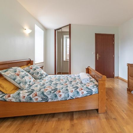 Bed and Breakfast Chambre D'Hotes Le Val Du Chapelain Montigny-la-Resle Exterior foto