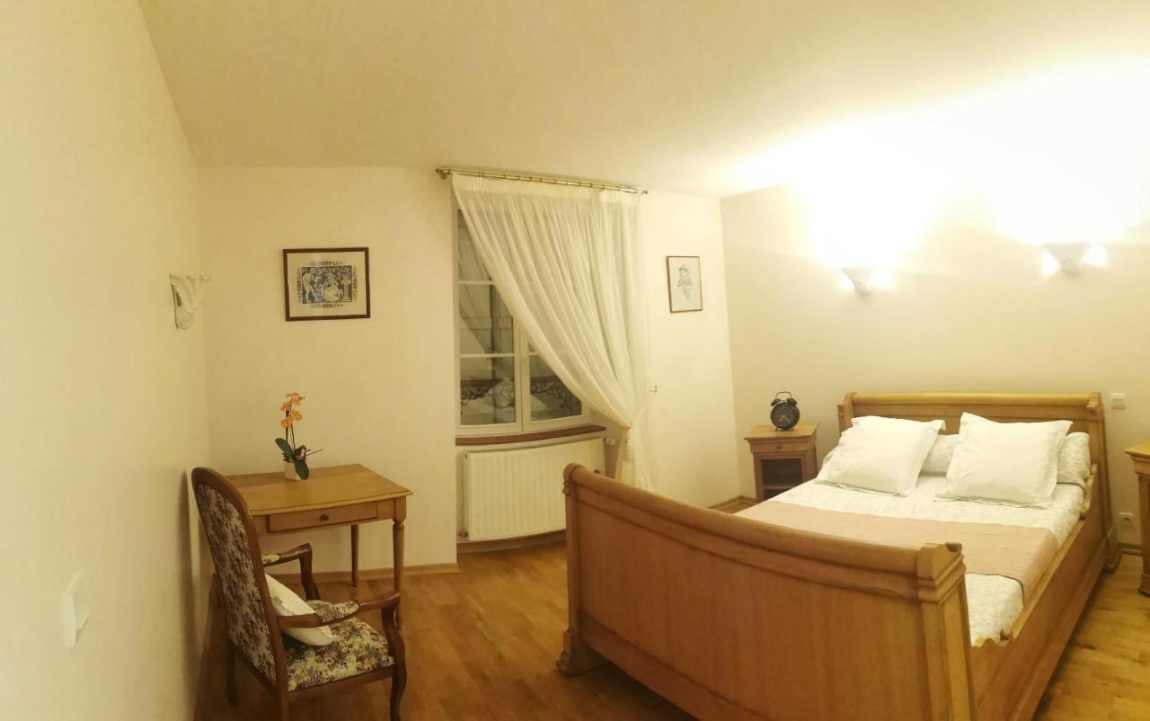 Bed and Breakfast Chambre D'Hotes Le Val Du Chapelain Montigny-la-Resle Exterior foto