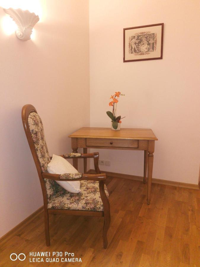 Bed and Breakfast Chambre D'Hotes Le Val Du Chapelain Montigny-la-Resle Exterior foto