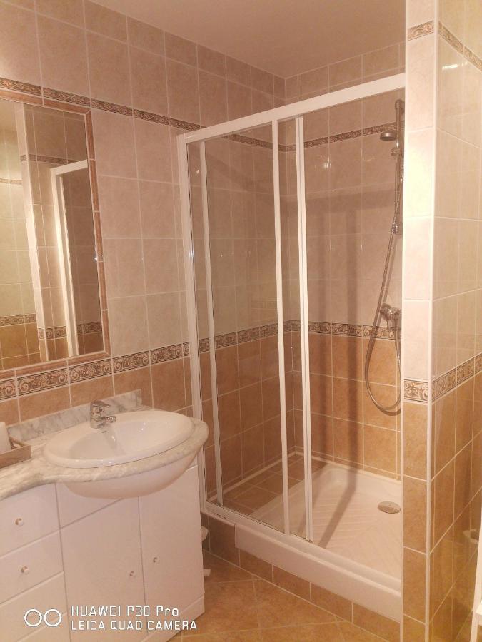 Bed and Breakfast Chambre D'Hotes Le Val Du Chapelain Montigny-la-Resle Exterior foto