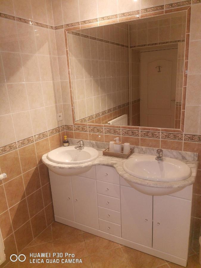 Bed and Breakfast Chambre D'Hotes Le Val Du Chapelain Montigny-la-Resle Exterior foto