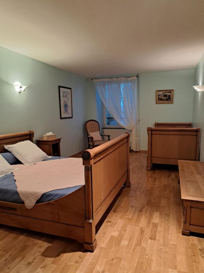 Bed and Breakfast Chambre D'Hotes Le Val Du Chapelain Montigny-la-Resle Exterior foto