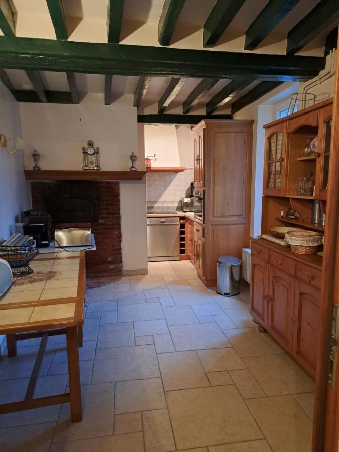 Bed and Breakfast Chambre D'Hotes Le Val Du Chapelain Montigny-la-Resle Exterior foto