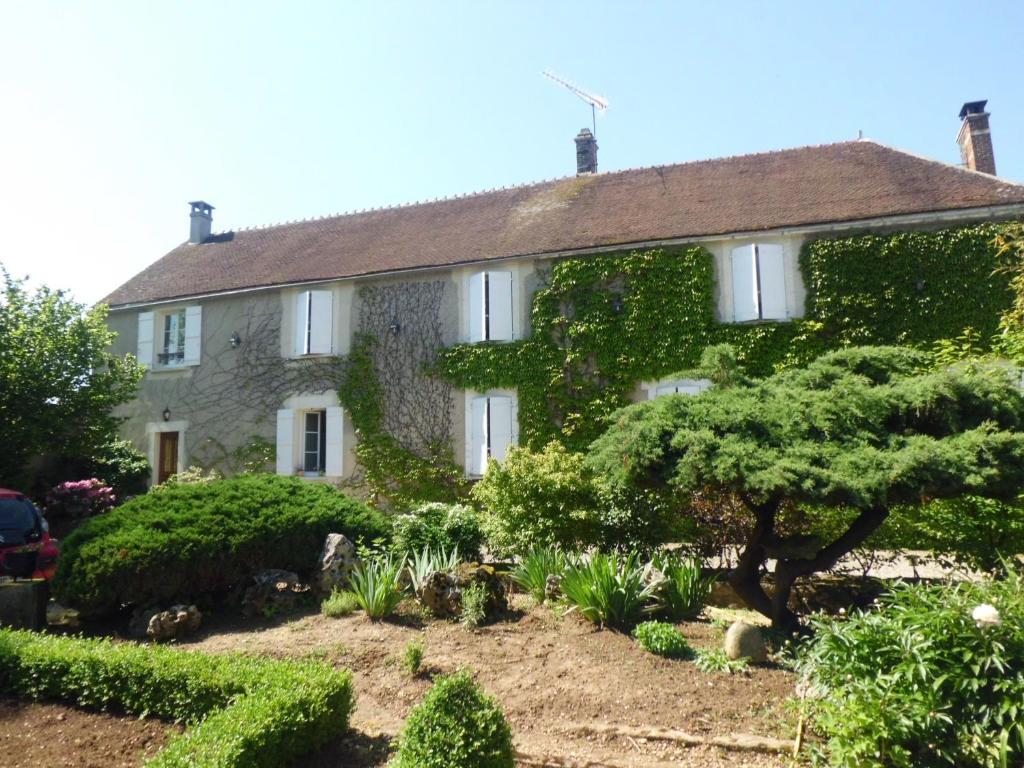 Bed and Breakfast Chambre D'Hotes Le Val Du Chapelain Montigny-la-Resle Exterior foto