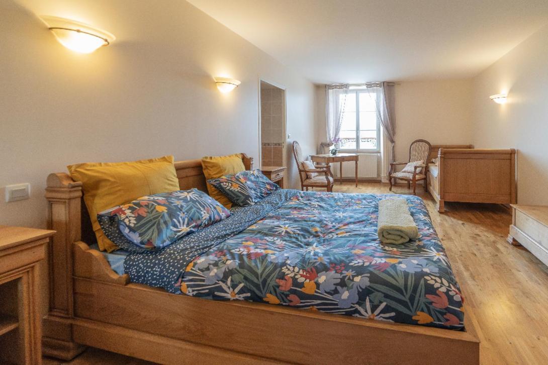 Bed and Breakfast Chambre D'Hotes Le Val Du Chapelain Montigny-la-Resle Exterior foto