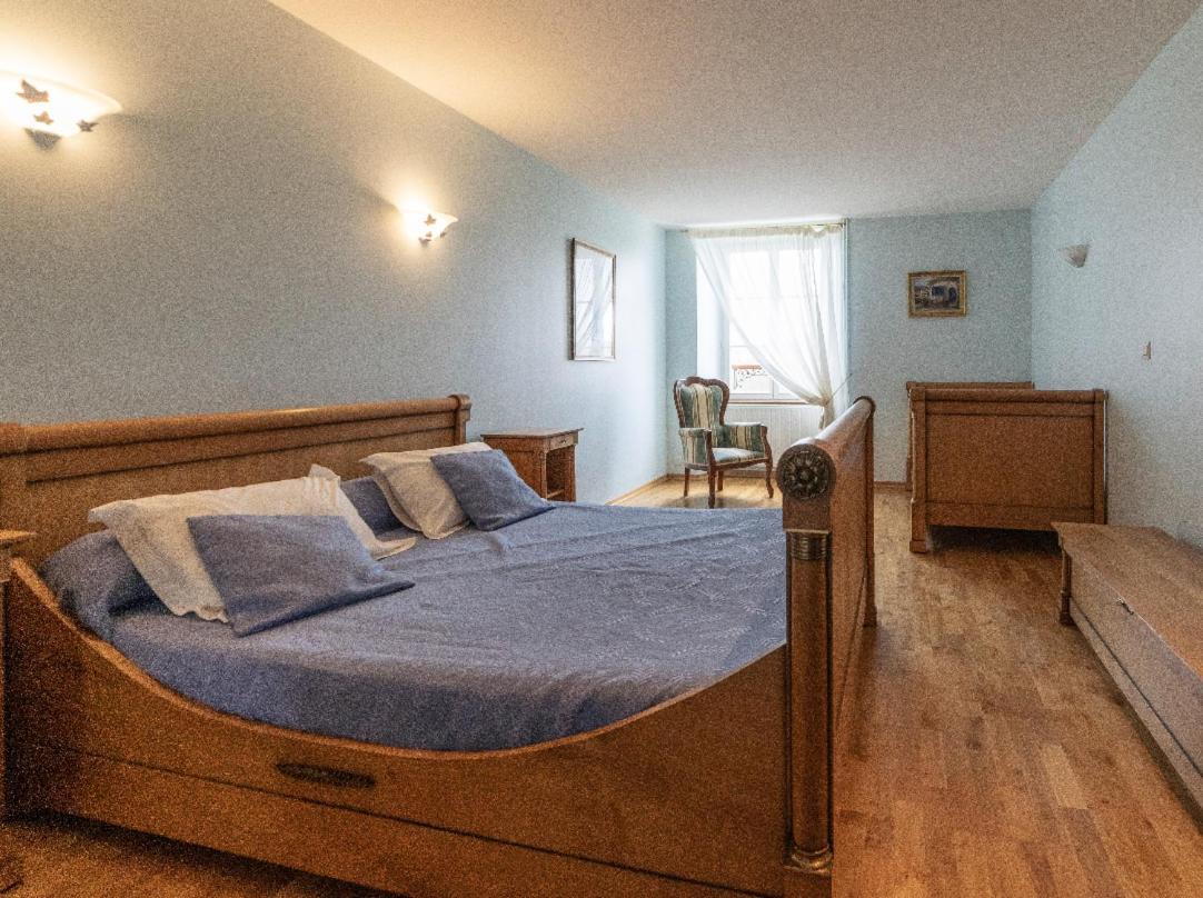 Bed and Breakfast Chambre D'Hotes Le Val Du Chapelain Montigny-la-Resle Exterior foto