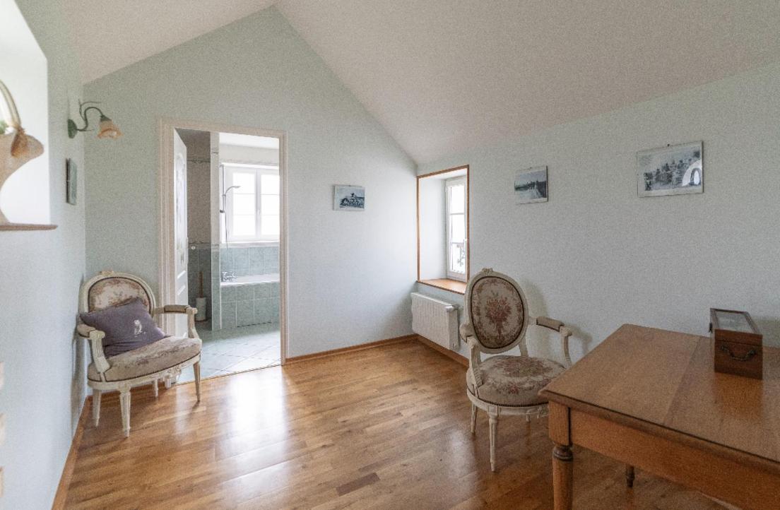 Bed and Breakfast Chambre D'Hotes Le Val Du Chapelain Montigny-la-Resle Zimmer foto