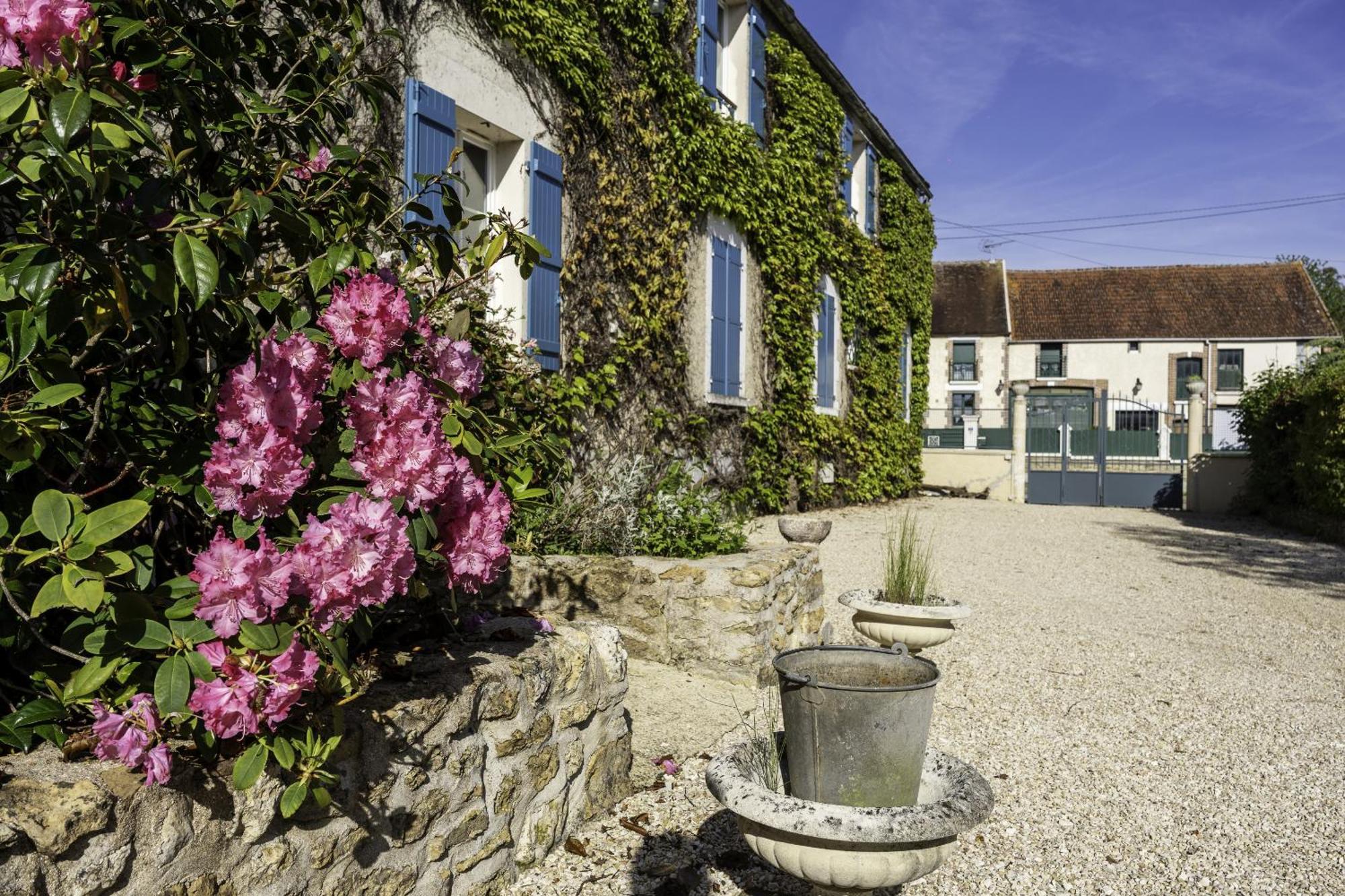 Bed and Breakfast Chambre D'Hotes Le Val Du Chapelain Montigny-la-Resle Exterior foto